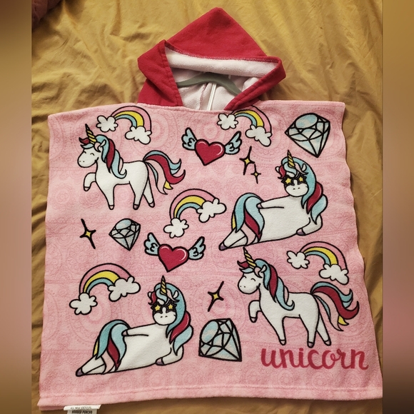 Kids Towel Poncho - Picture 1 of 3